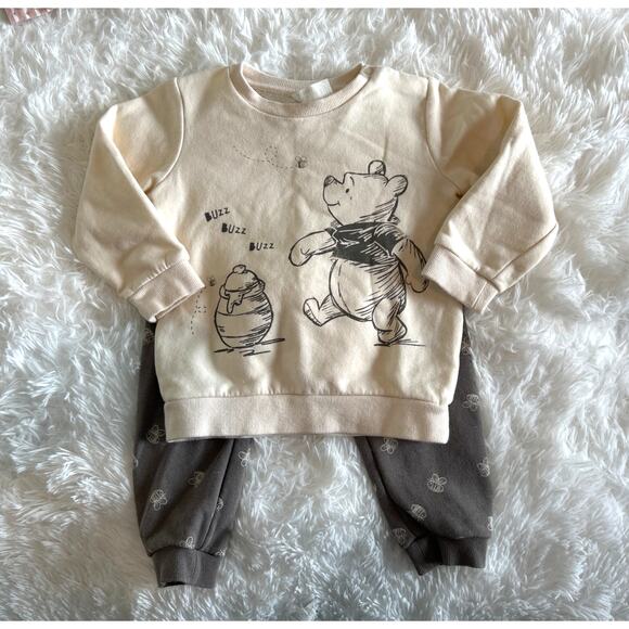 H&M and Disney Crewneck and Sweatpant Set, Winnie the Pooh, 2T - Picture 2 of 6